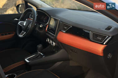 Позашляховик / Кросовер Renault Captur 2021 в 