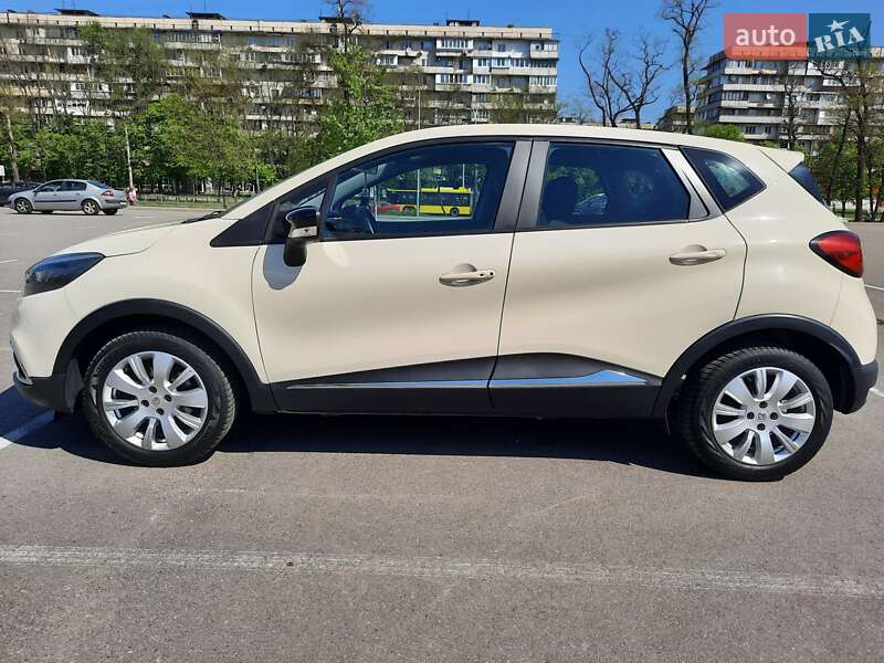 Внедорожник / Кроссовер Renault Captur 2015 в Киеве