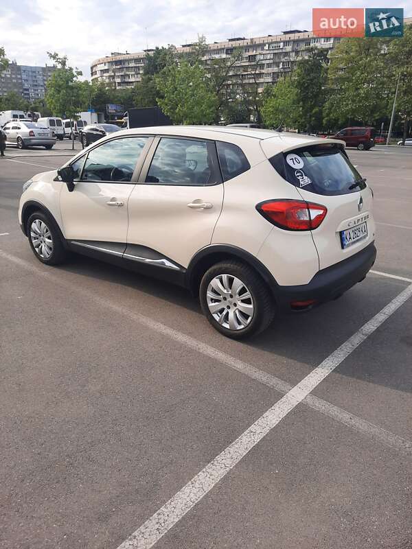 Внедорожник / Кроссовер Renault Captur 2015 в Киеве