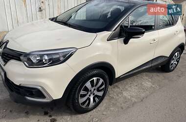 Внедорожник / Кроссовер Renault Captur 2019 в 