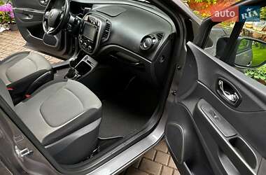 Внедорожник / Кроссовер Renault Captur 2016 в 