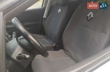 Позашляховик / Кросовер Renault Captur 2016 в 