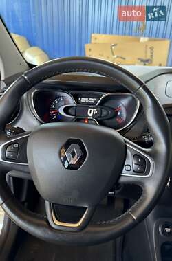 Внедорожник / Кроссовер Renault Captur 2016 в 