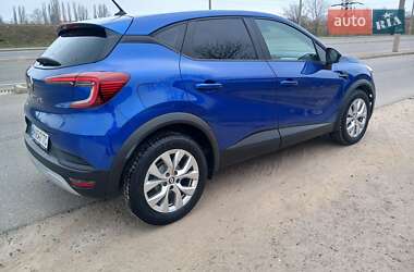 Внедорожник / Кроссовер Renault Captur 2021 в 