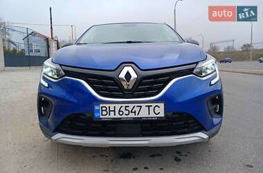 Внедорожник / Кроссовер Renault Captur 2021 в 