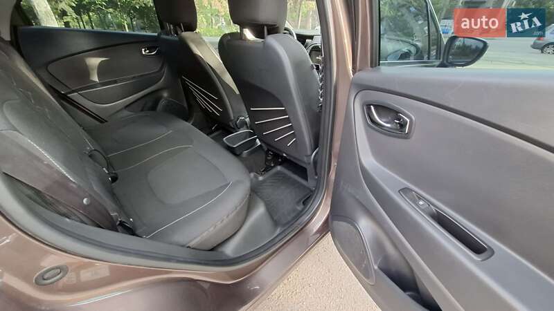 Внедорожник / Кроссовер Renault Captur 2014 в Запорожье