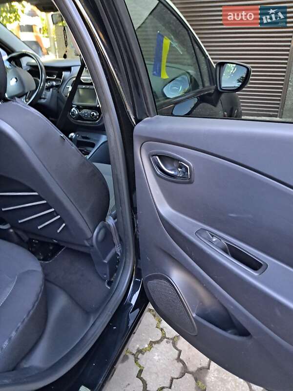 Внедорожник / Кроссовер Renault Captur 2014 в Ровно фото 5 Внедорожник / Кроссовер Renault Captur 2014 в Ровно