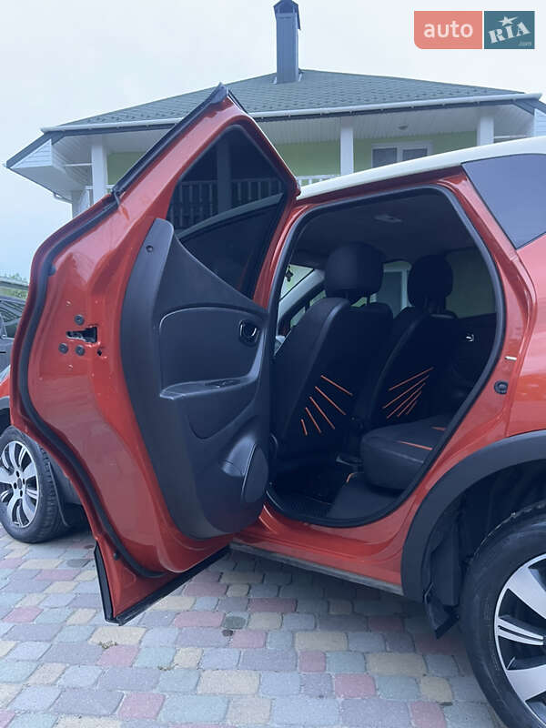 Внедорожник / Кроссовер Renault Captur 2017 в Хмельницком