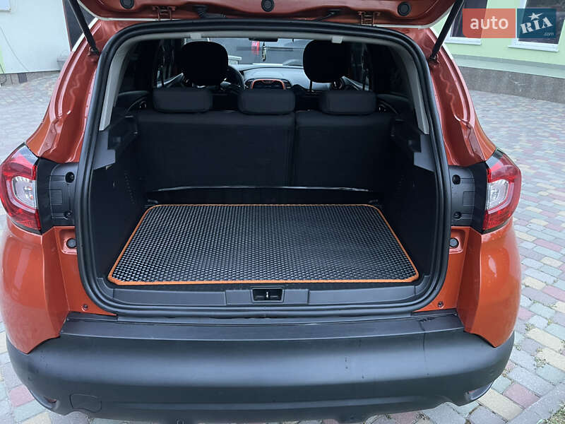 Внедорожник / Кроссовер Renault Captur 2017 в Хмельницком