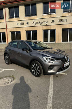 Внедорожник / Кроссовер Renault Captur 2023 в Киеве