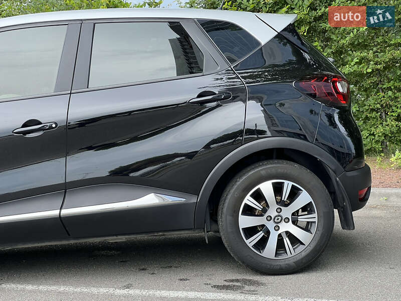 Внедорожник / Кроссовер Renault Captur 2019 в Киеве