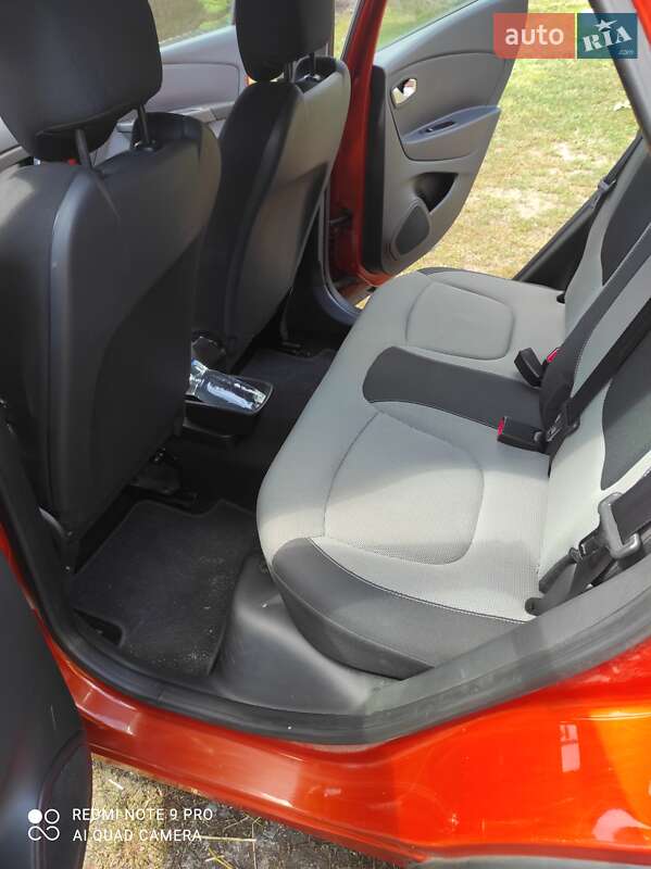 Позашляховик / Кросовер Renault Captur 2015 в Умані