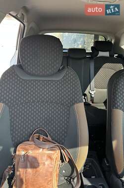 Внедорожник / Кроссовер Renault Captur 2018 в 