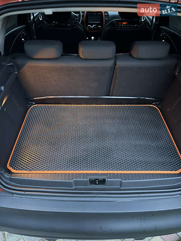 Позашляховик / Кросовер Renault Captur 2017 в Хмельницькому фото 14 Позашляховик / Кросовер Renault Captur 2017 в Хмельницькому