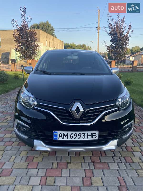 Внедорожник / Кроссовер Renault Captur 2016 в 