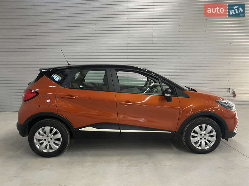 Внедорожник / Кроссовер Renault Captur 2016 в Стрые