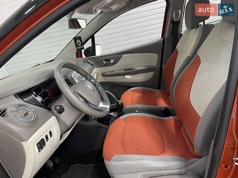 Внедорожник / Кроссовер Renault Captur 2016 в Стрые