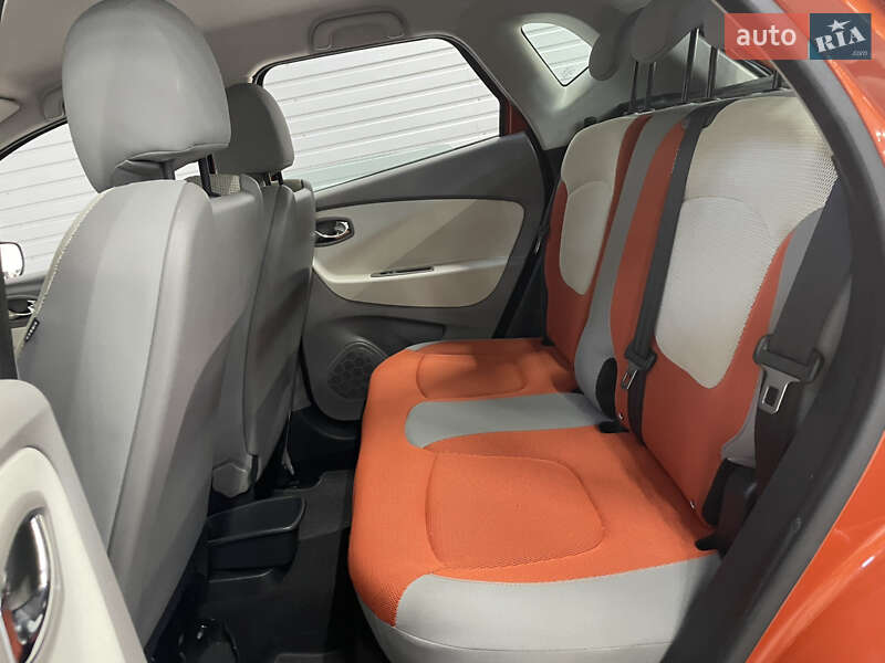 Внедорожник / Кроссовер Renault Captur 2016 в Стрые