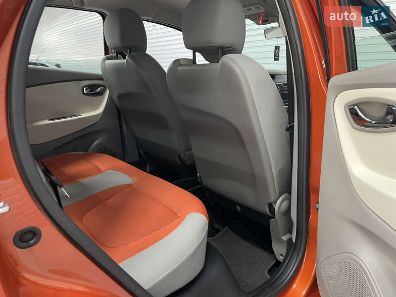 Внедорожник / Кроссовер Renault Captur 2016 в Стрые