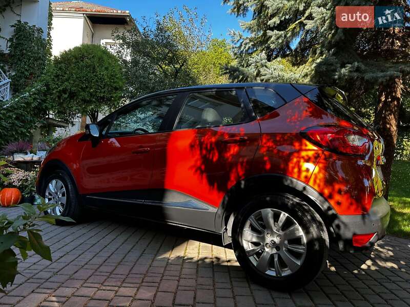 Внедорожник / Кроссовер Renault Captur 2016 в Львове