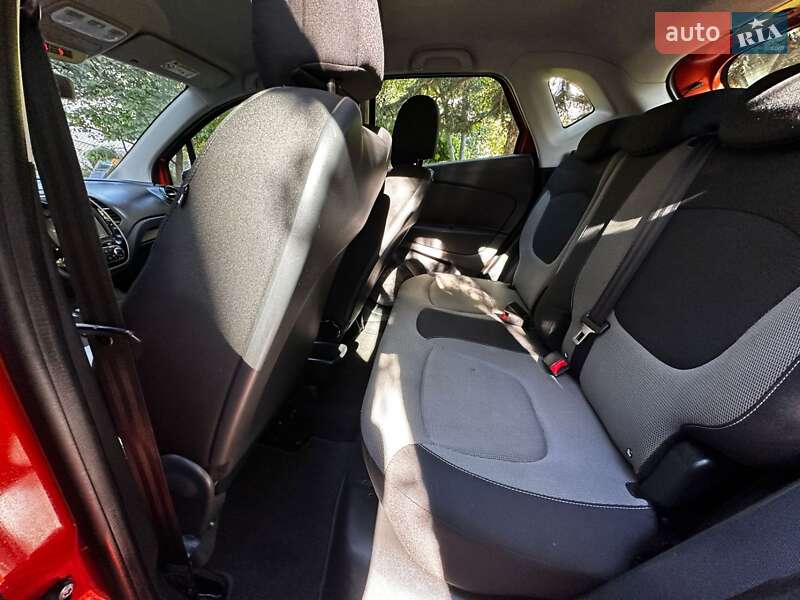 Внедорожник / Кроссовер Renault Captur 2016 в Львове