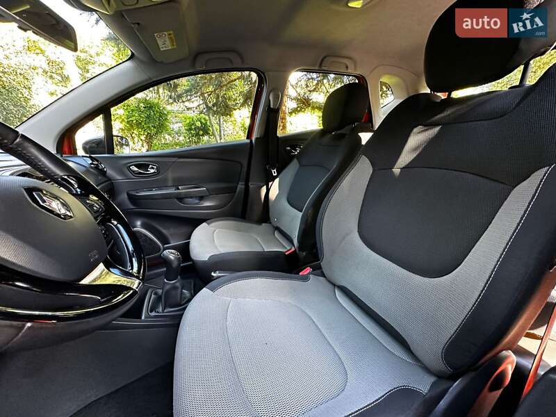 Внедорожник / Кроссовер Renault Captur 2016 в Львове