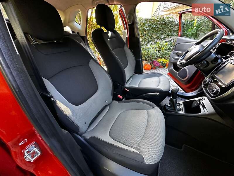 Внедорожник / Кроссовер Renault Captur 2016 в Львове