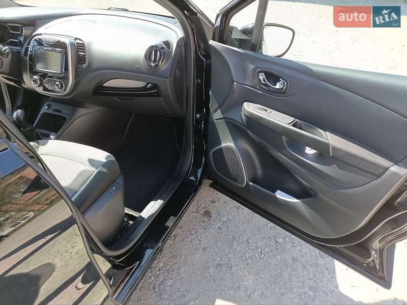 Внедорожник / Кроссовер Renault Captur 2017 в Ивано-Франковске