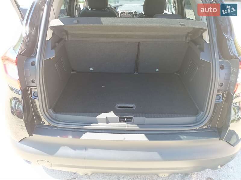 Внедорожник / Кроссовер Renault Captur 2017 в Ивано-Франковске