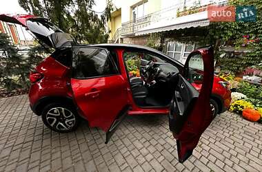 Внедорожник / Кроссовер Renault Captur 2016 в 