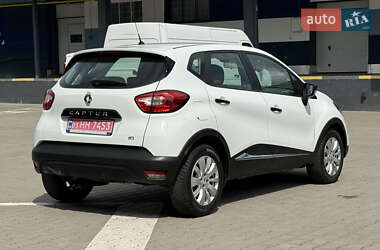 Позашляховик / Кросовер Renault Captur 2015 в 