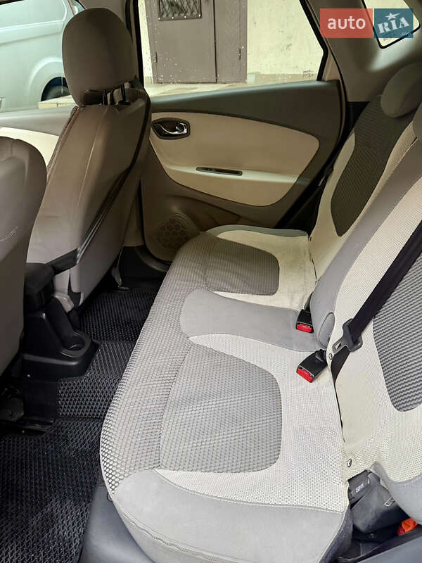 Внедорожник / Кроссовер Renault Captur 2014 в Ивано-Франковске