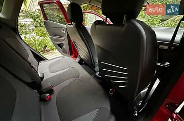 Внедорожник / Кроссовер Renault Captur 2016 в 