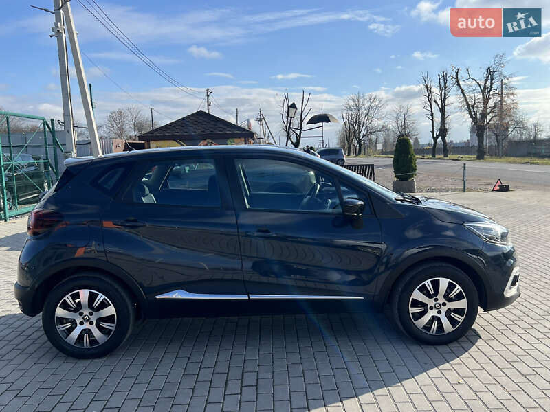 Внедорожник / Кроссовер Renault Captur 2018 в Лопатине