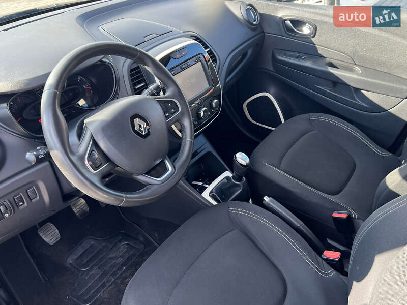 Внедорожник / Кроссовер Renault Captur 2018 в Лопатине