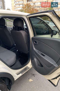 Внедорожник / Кроссовер Renault Captur 2016 в Киеве