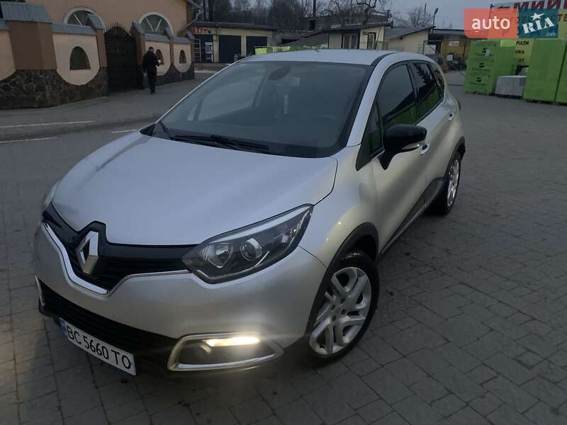 Позашляховик / Кросовер Renault Captur 2015 в Львові