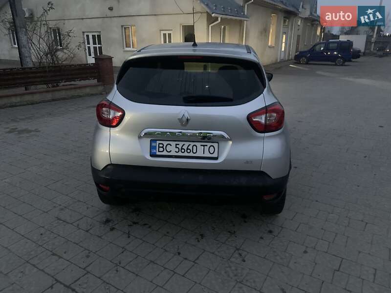Позашляховик / Кросовер Renault Captur 2015 в Львові