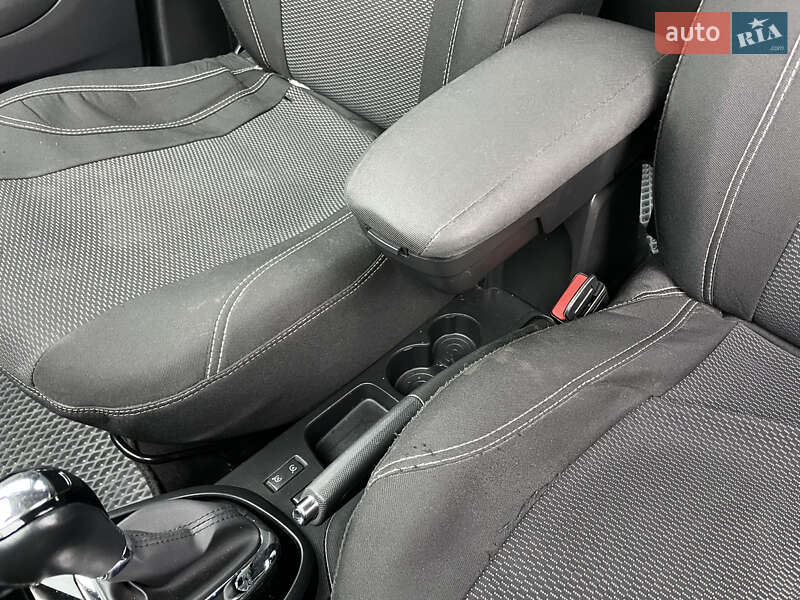 Позашляховик / Кросовер Renault Captur 2014 в Києві