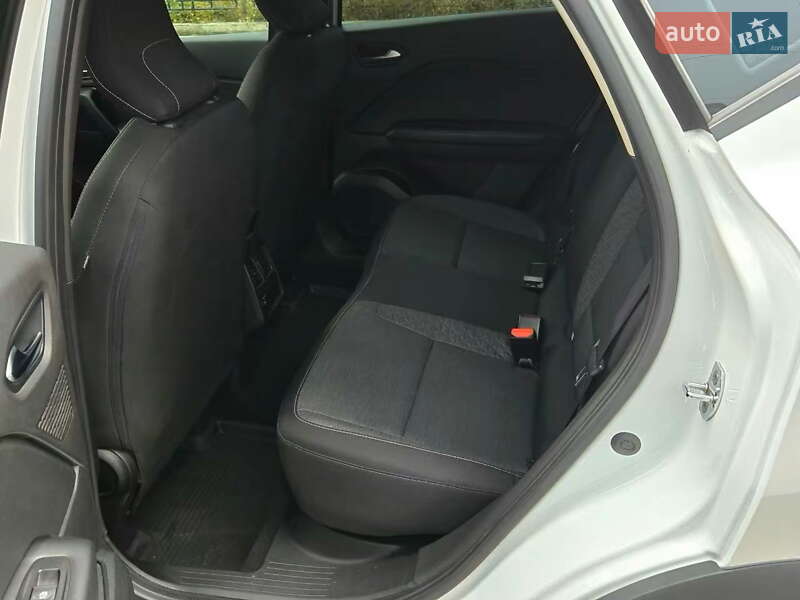 Внедорожник / Кроссовер Renault Captur 2021 в Киеве