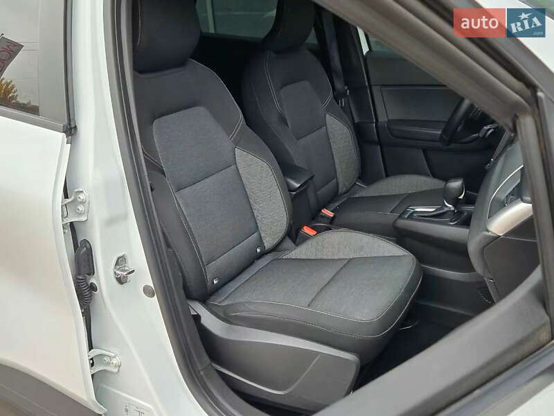 Внедорожник / Кроссовер Renault Captur 2021 в Киеве