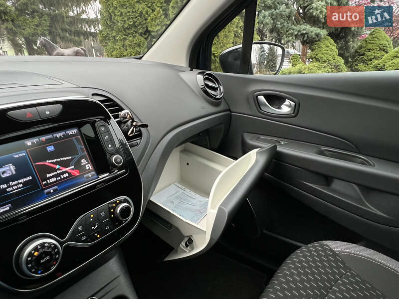 Внедорожник / Кроссовер Renault Captur 2019 в Тернополе