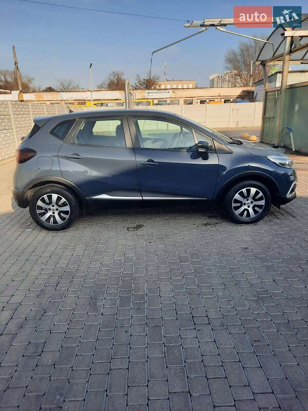 Внедорожник / Кроссовер Renault Captur 2019 в Одессе