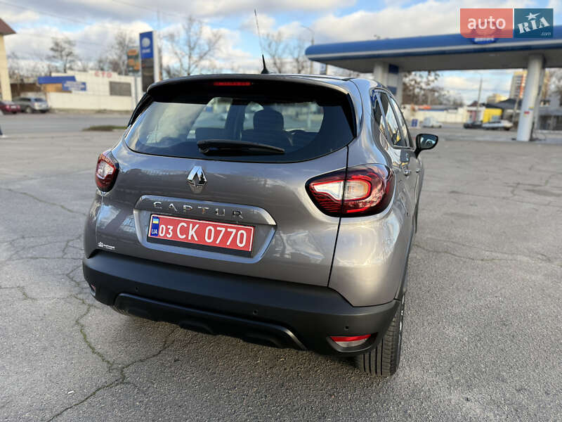 Внедорожник / Кроссовер Renault Captur 2020 в Днепре