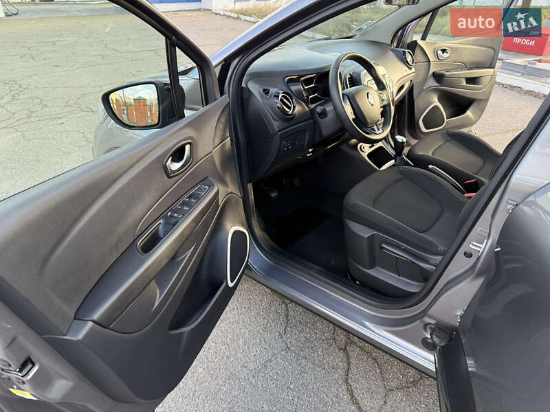 Внедорожник / Кроссовер Renault Captur 2020 в Днепре
