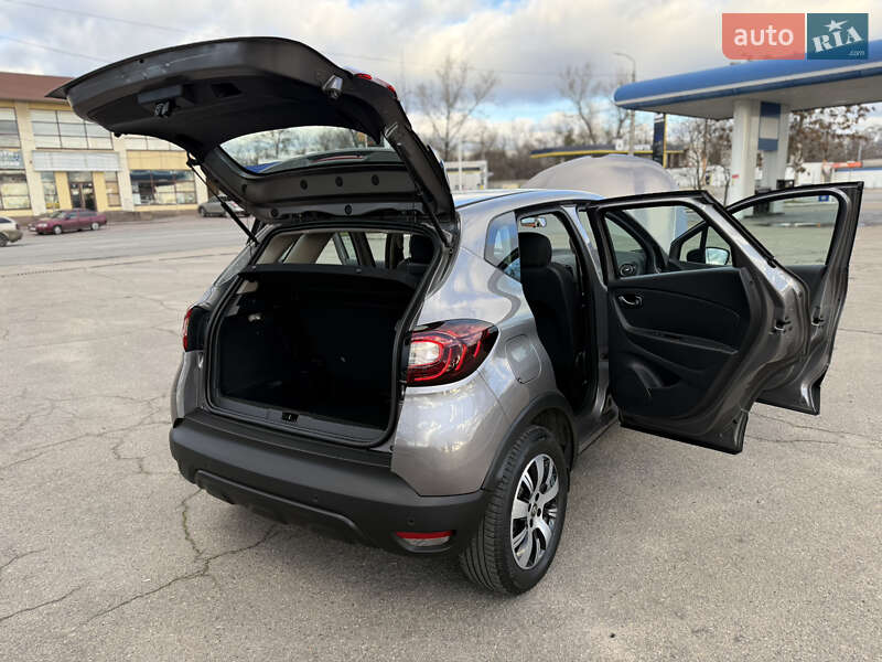 Внедорожник / Кроссовер Renault Captur 2020 в Днепре
