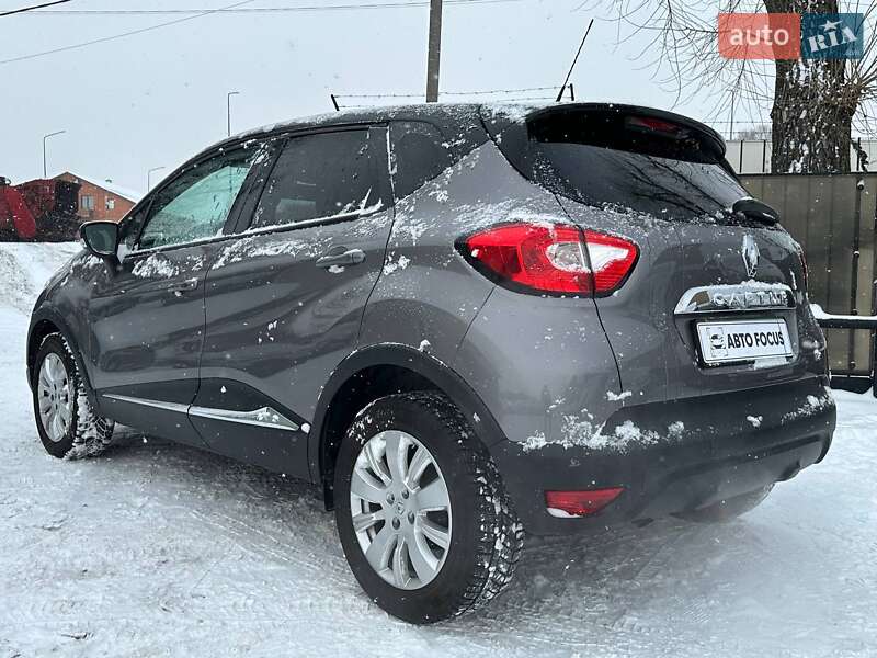 Позашляховик / Кросовер Renault Captur 2016 в Києві фото 7 Позашляховик / Кросовер Renault Captur 2016 в Києві
