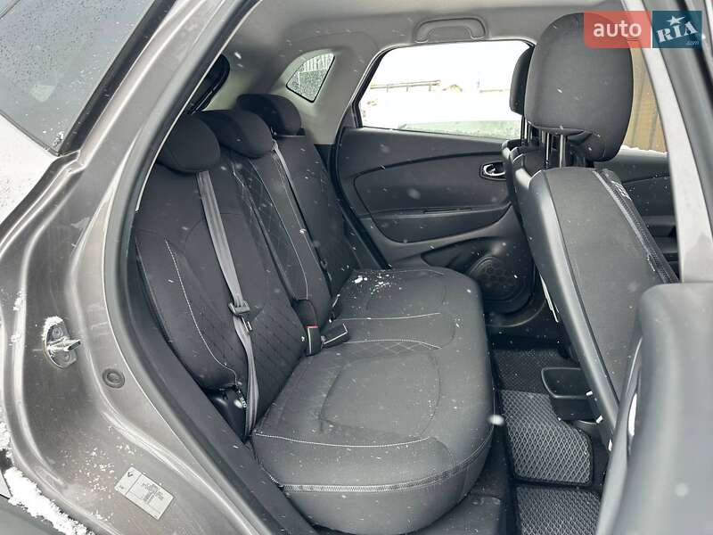 Позашляховик / Кросовер Renault Captur 2016 в Києві фото 11 Позашляховик / Кросовер Renault Captur 2016 в Києві