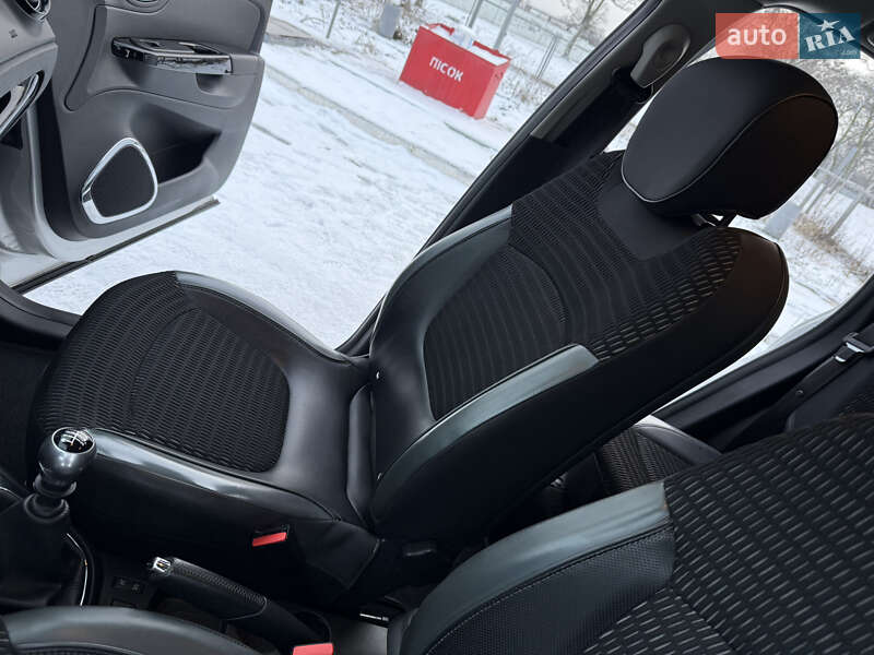 Внедорожник / Кроссовер Renault Captur 2016 в Днепре