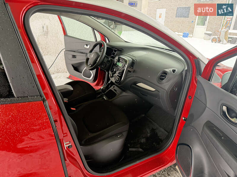 Внедорожник / Кроссовер Renault Captur 2017 в Чернигове